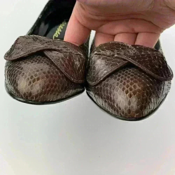 Canessa womens heels size 8 AA brown snakeskin bow vintage 80s - Picture 11 of 15